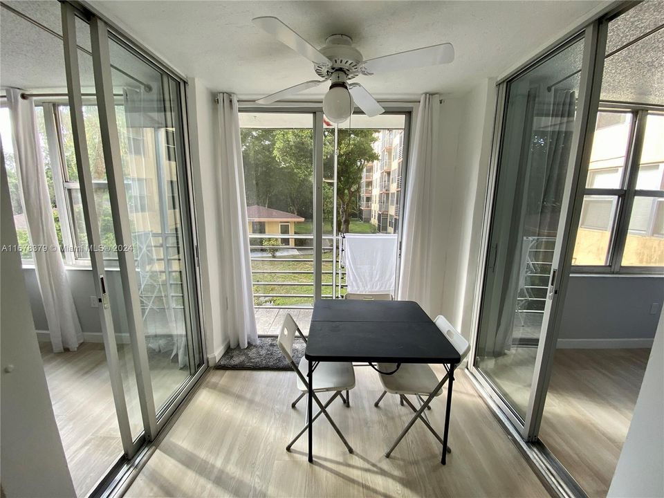 For Sale: $275,000 (2 beds, 2 baths, 1213 Square Feet)