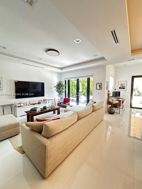 En Venta: $3,499,999 (4 camas, 5 baños, 3390 Pies cuadrados)