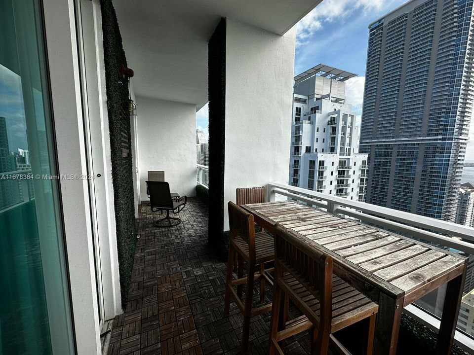 For Sale: $799,000 (1 beds, 1 baths, 830 Square Feet)