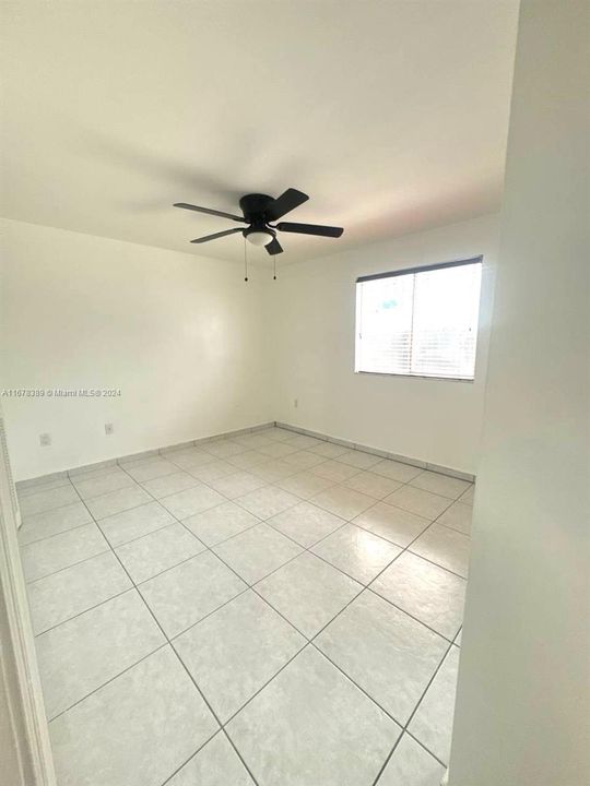 For Sale: $345,000 (2 beds, 2 baths, 995 Square Feet)