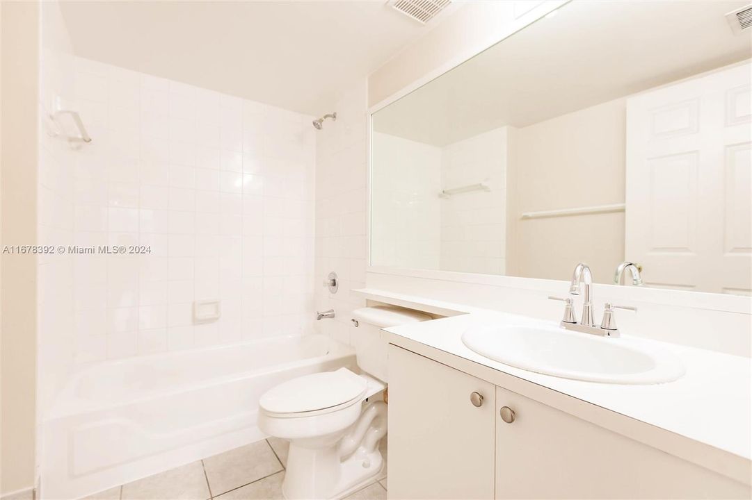 For Sale: $384,900 (2 beds, 2 baths, 1054 Square Feet)