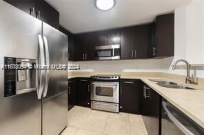 For Rent: $3,800 (2 beds, 2 baths, 1139 Square Feet)