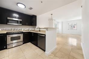 For Rent: $3,800 (2 beds, 2 baths, 1139 Square Feet)