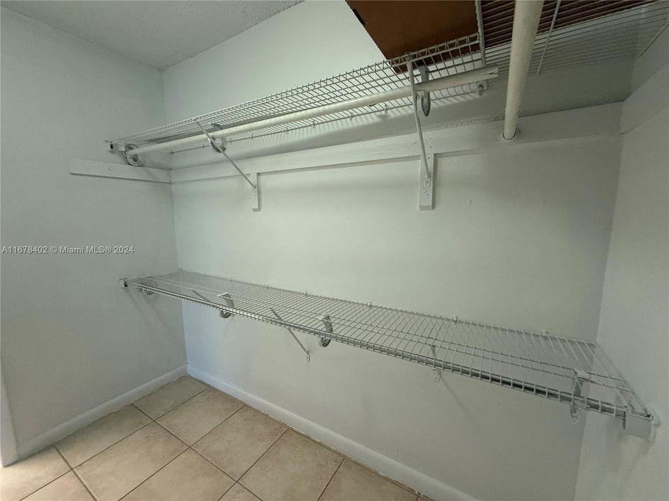 Walk-in Closet