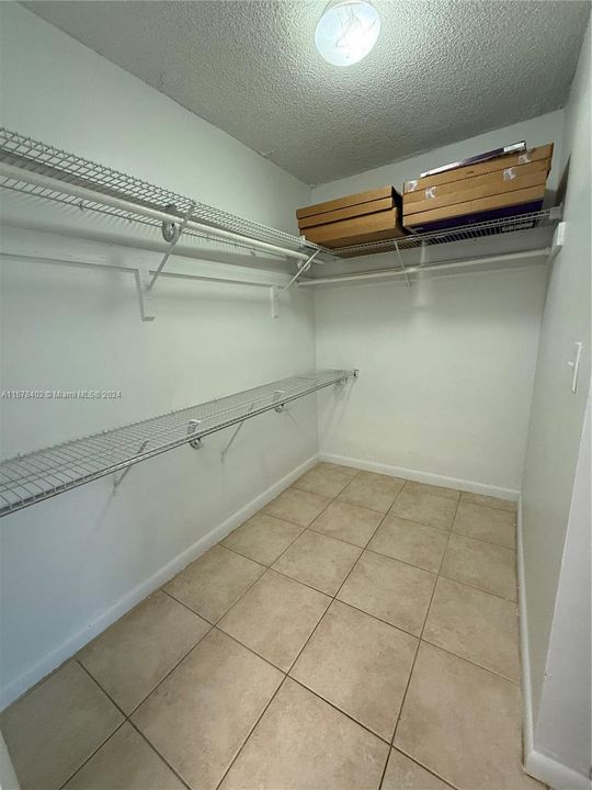 Walk-in Closet