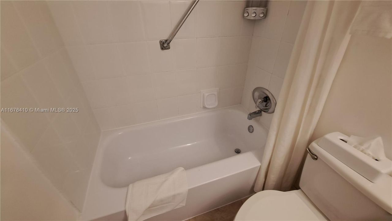 For Sale: $180,000 (0 beds, 1 baths, 360 Square Feet)
