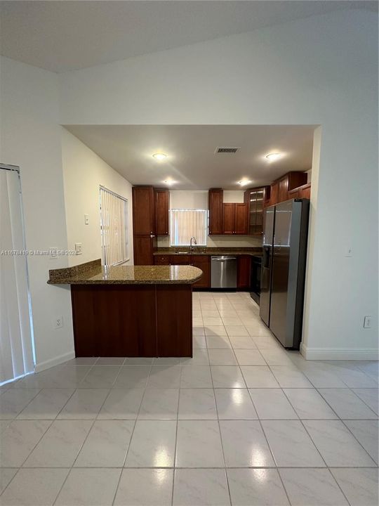 For Rent: $3,500 (3 beds, 2 baths, 1645 Square Feet)