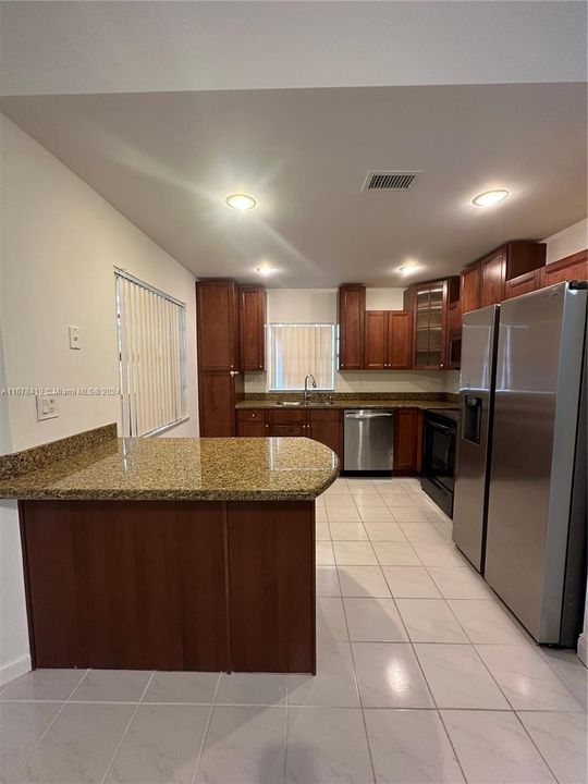 For Rent: $3,500 (3 beds, 2 baths, 1645 Square Feet)