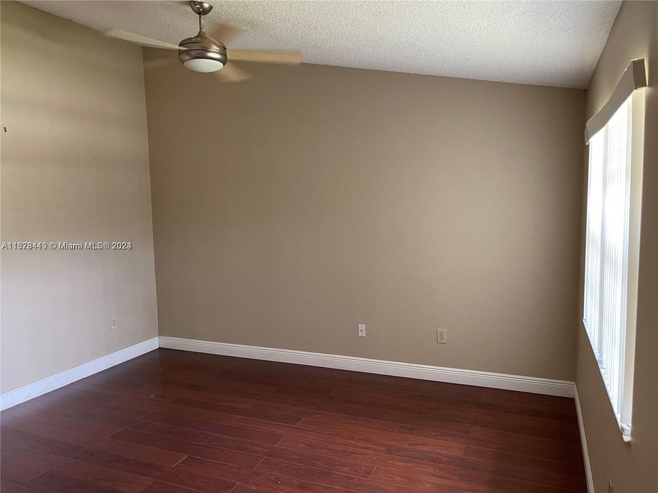 For Rent: $3,500 (3 beds, 2 baths, 1645 Square Feet)