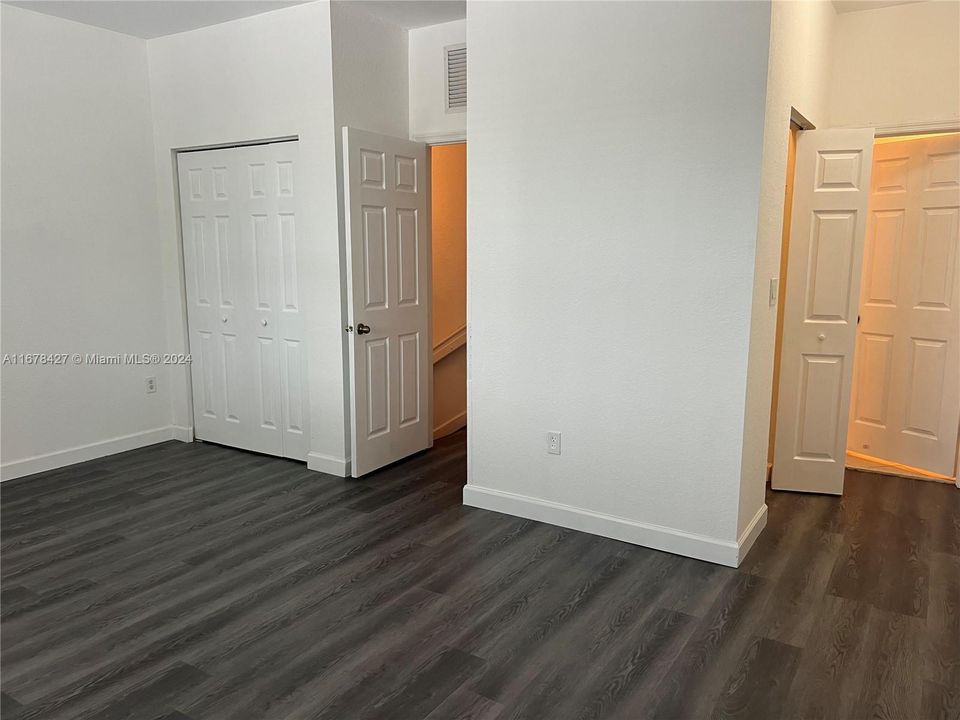 For Rent: $2,200 (2 beds, 2 baths, 1290 Square Feet)