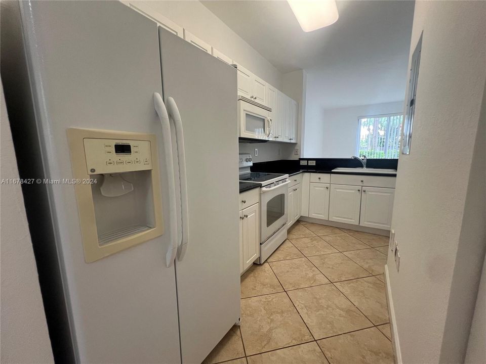 For Rent: $2,200 (2 beds, 2 baths, 1290 Square Feet)