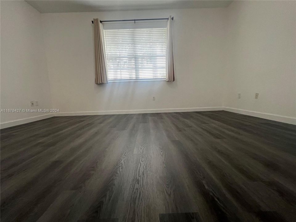 For Rent: $2,200 (2 beds, 2 baths, 1290 Square Feet)