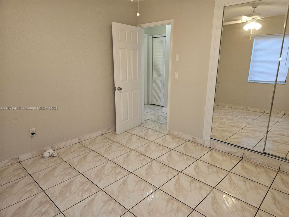 For Rent: $2,600 (2 beds, 1 baths, 1128 Square Feet)