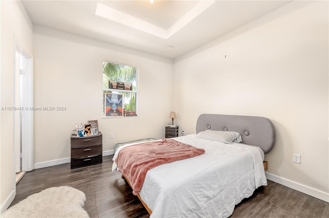 For Sale: $335,000 (3 beds, 2 baths, 1325 Square Feet)