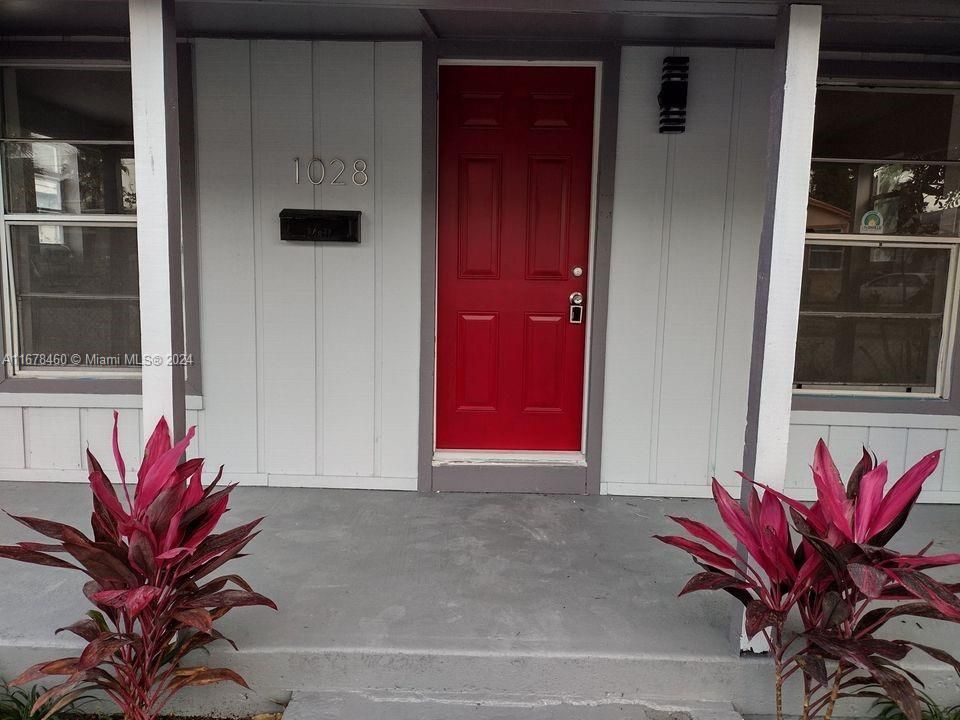 For Rent: $2,100 (2 beds, 1 baths, 586 Square Feet)