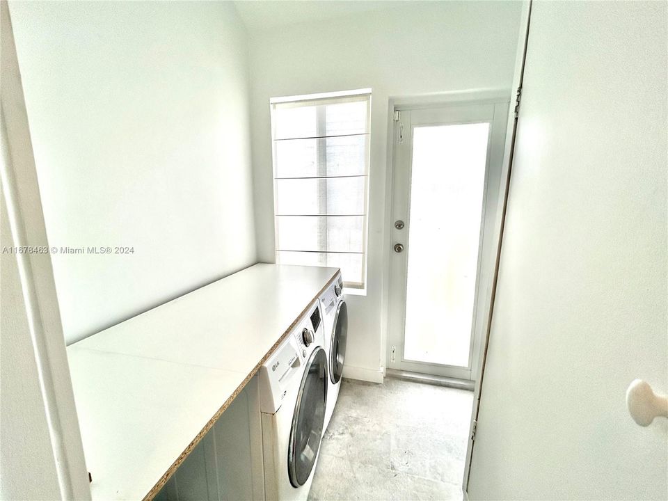 For Rent: $6,500 (3 beds, 2 baths, 1421 Square Feet)