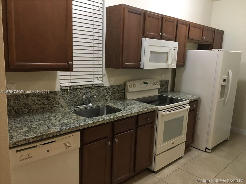 For Rent: $1,750 (1 beds, 1 baths, 2312 Square Feet)