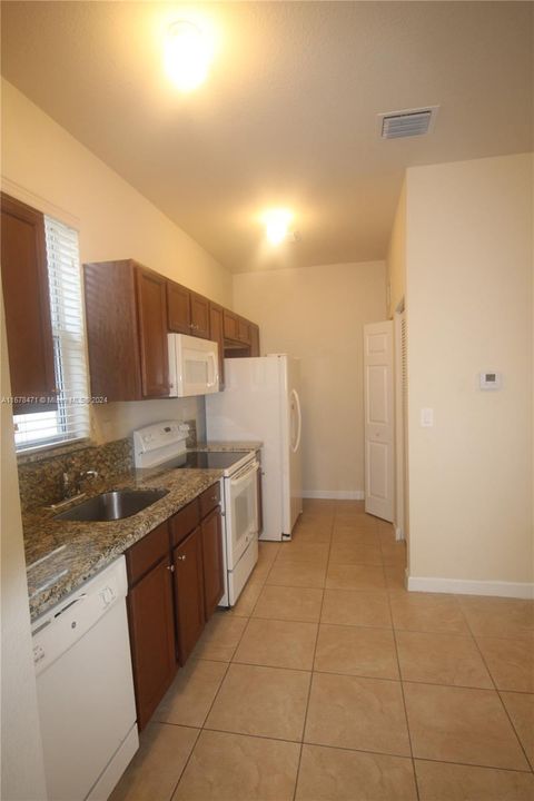 For Rent: $1,750 (1 beds, 1 baths, 2312 Square Feet)