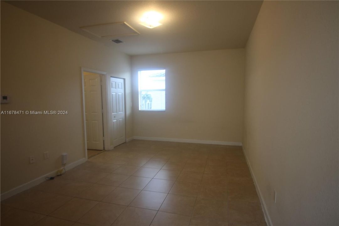 For Rent: $1,750 (1 beds, 1 baths, 2312 Square Feet)