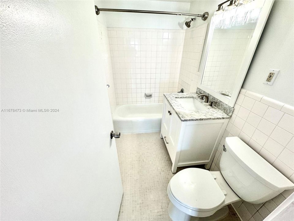 For Rent: $2,600 (1 beds, 1 baths, 750 Square Feet)