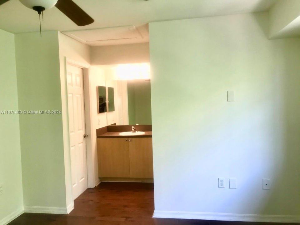 For Rent: $2,975 (2 beds, 2 baths, 1316 Square Feet)