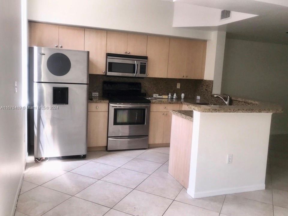 For Rent: $2,975 (2 beds, 2 baths, 1316 Square Feet)