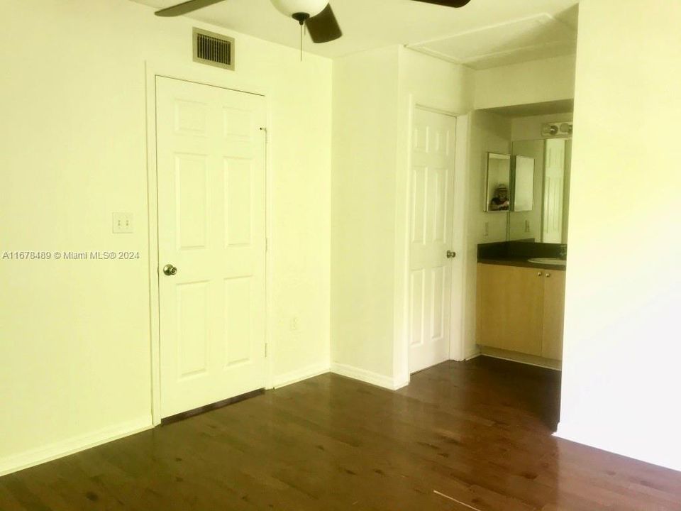 For Rent: $2,975 (2 beds, 2 baths, 1316 Square Feet)