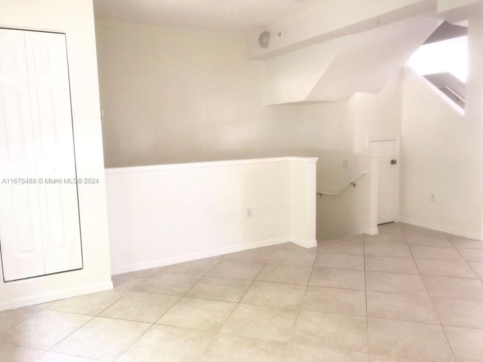 For Rent: $2,975 (2 beds, 2 baths, 1316 Square Feet)