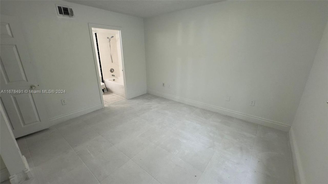 For Rent: $2,500 (2 beds, 2 baths, 803 Square Feet)