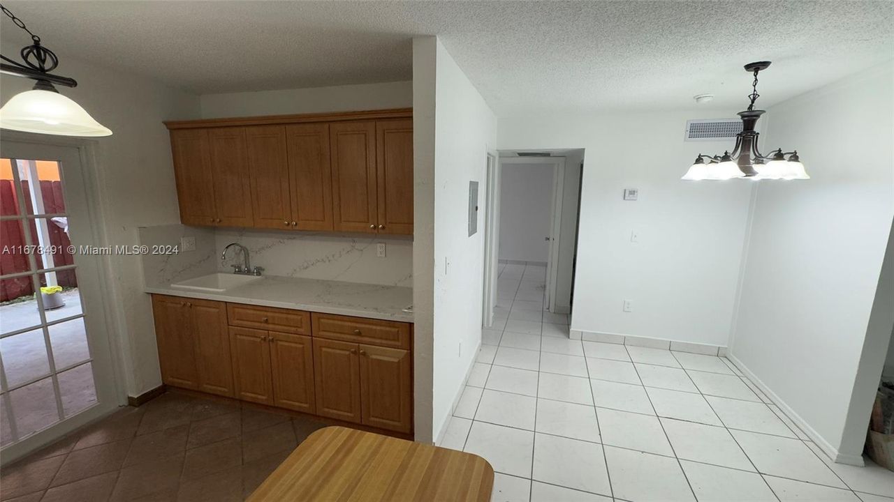 For Rent: $2,500 (2 beds, 2 baths, 803 Square Feet)