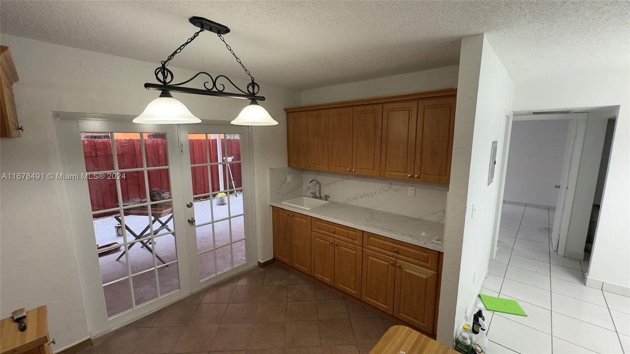 For Rent: $2,500 (2 beds, 2 baths, 803 Square Feet)