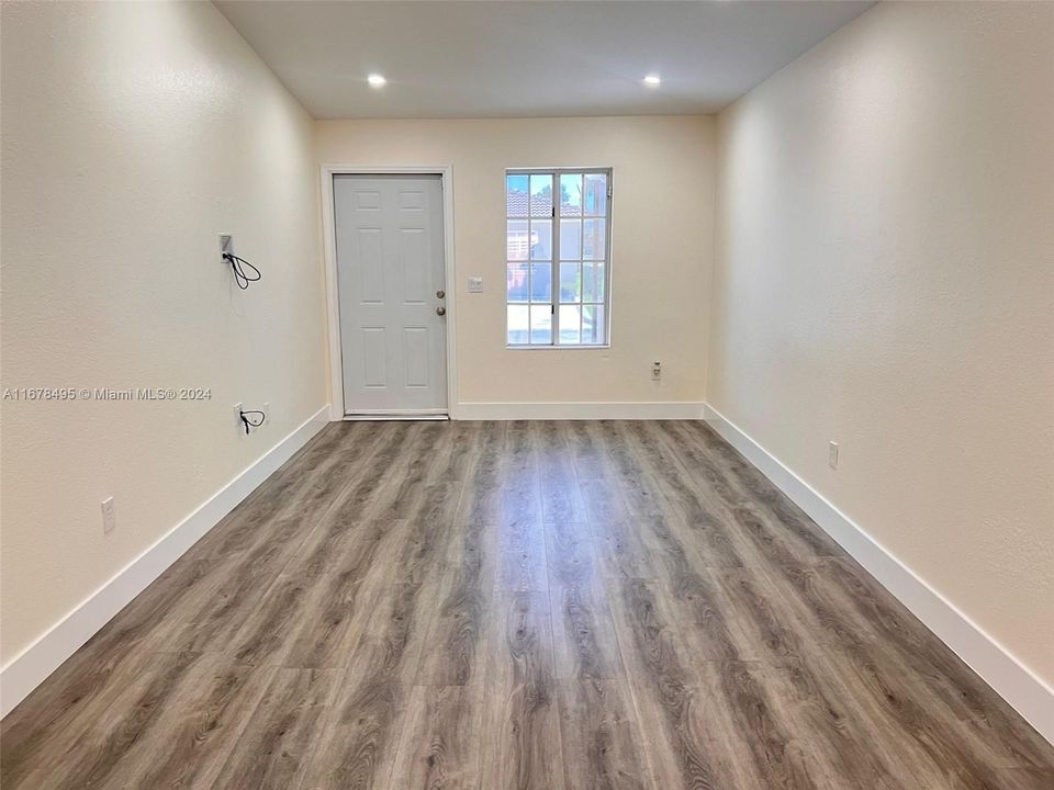 For Rent: $2,500 (2 beds, 2 baths, 990 Square Feet)