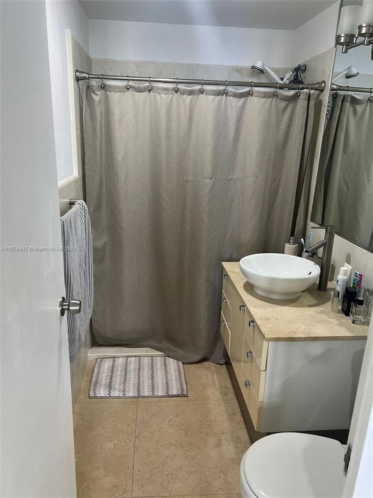 For Rent: $2,650 (1 beds, 1 baths, 750 Square Feet)