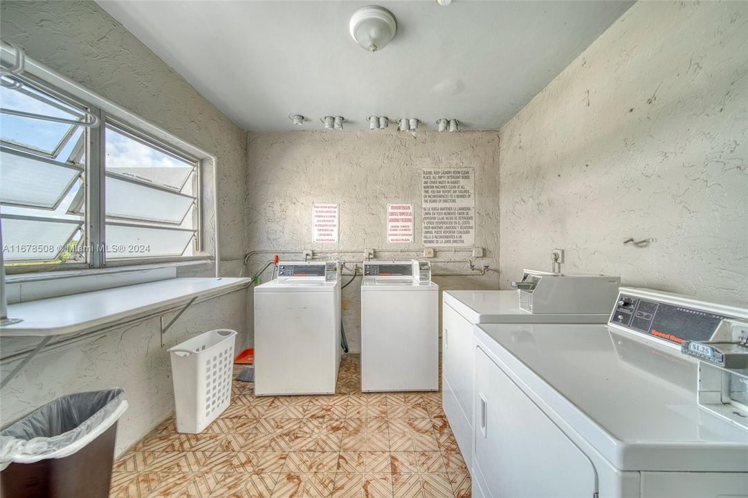 For Sale: $275,000 (2 beds, 1 baths, 763 Square Feet)