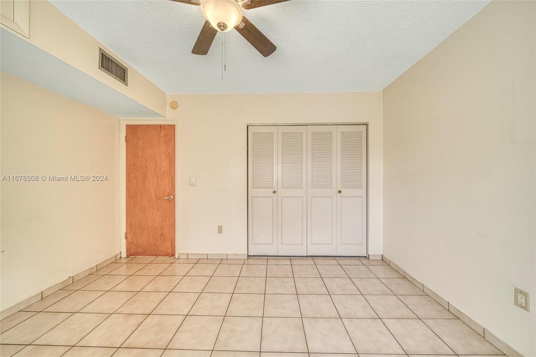 For Sale: $275,000 (2 beds, 1 baths, 763 Square Feet)