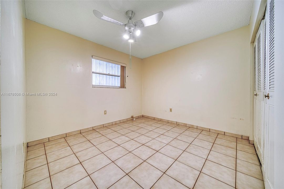 For Sale: $275,000 (2 beds, 1 baths, 763 Square Feet)