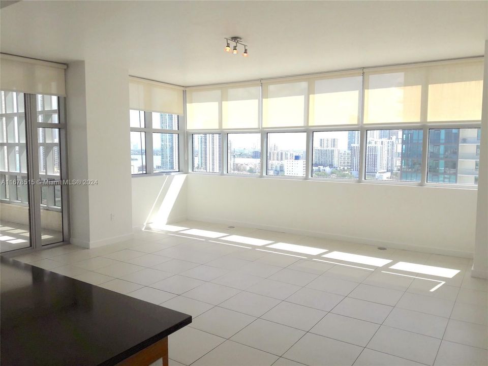 En Venta: $729,000 (2 camas, 2 baños, 1263 Pies cuadrados)