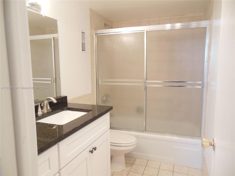 For Rent: $2,200 (2 beds, 2 baths, 1155 Square Feet)