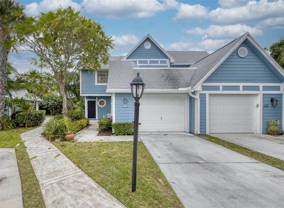 For Sale: $749,000 (3 beds, 2 baths, 1645 Square Feet)