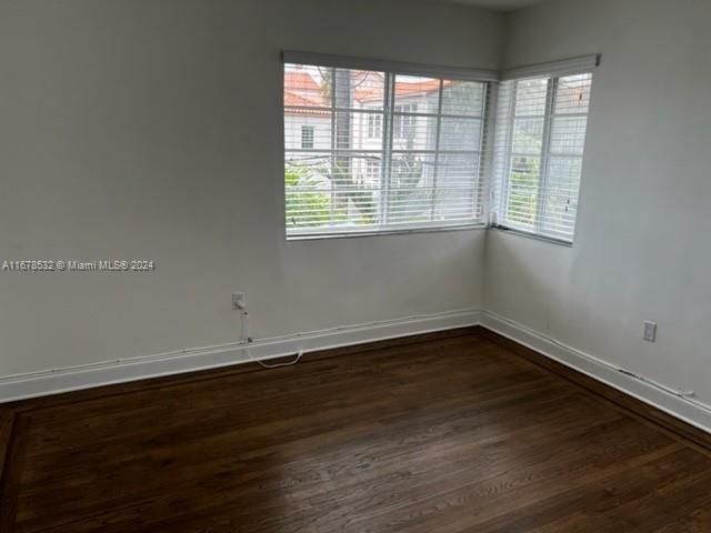 For Rent: $3,250 (2 beds, 2 baths, 4752 Square Feet)