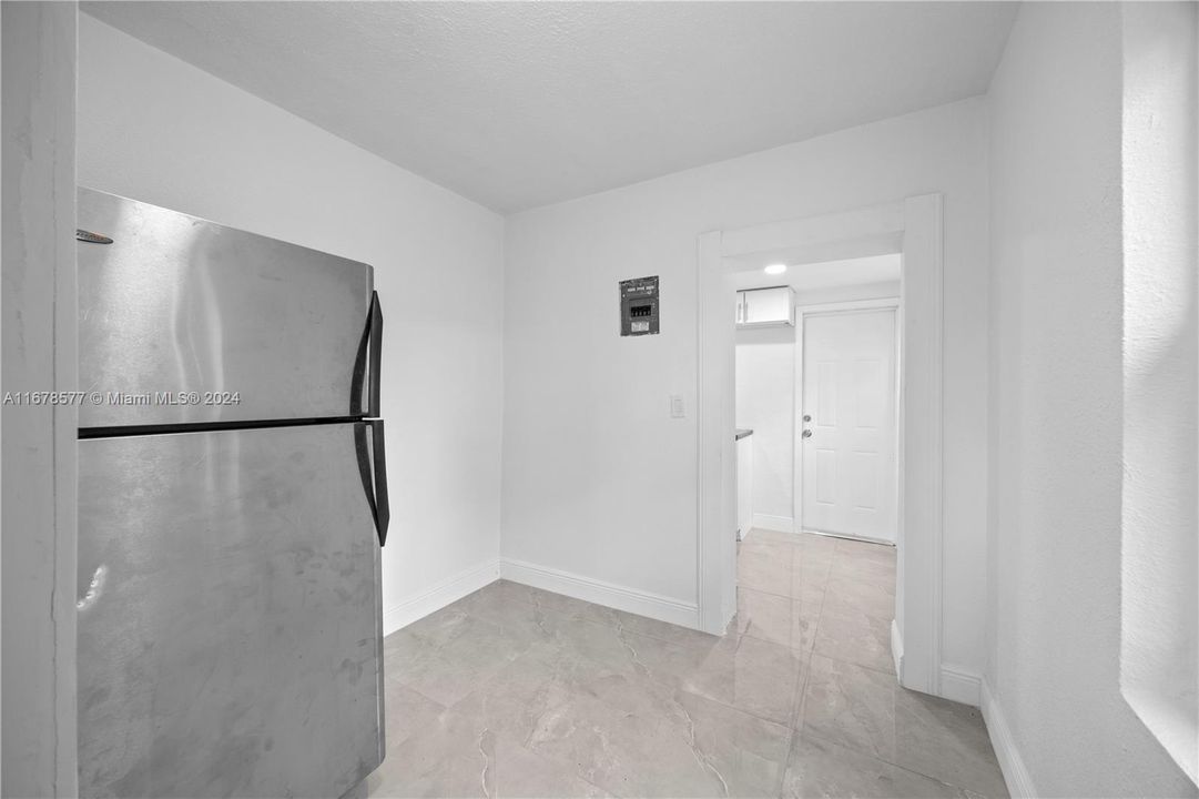 For Rent: $3,800 (2 beds, 2 baths, 1035 Square Feet)