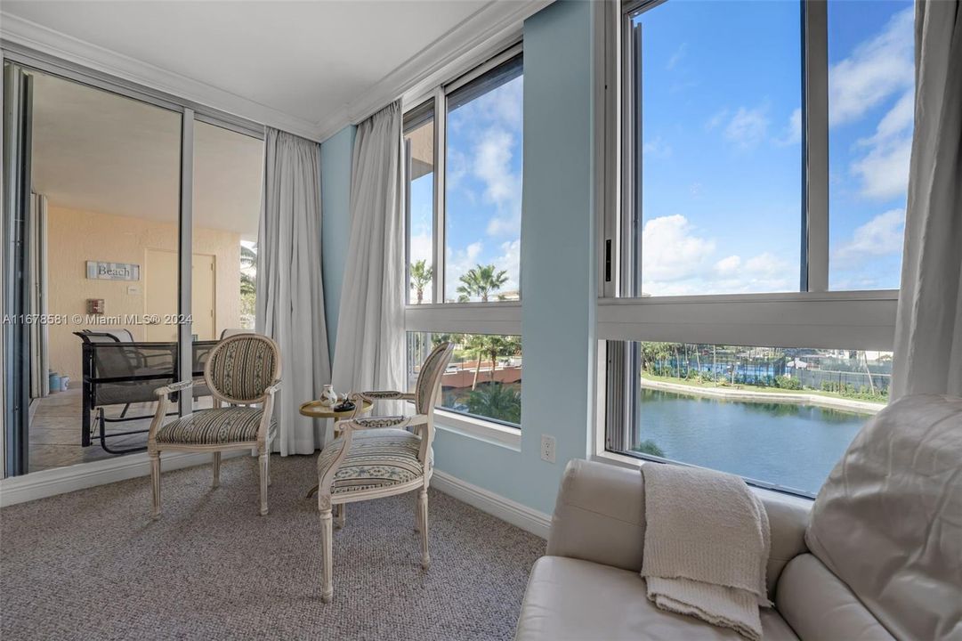 Sitting Area In Master Bedroom