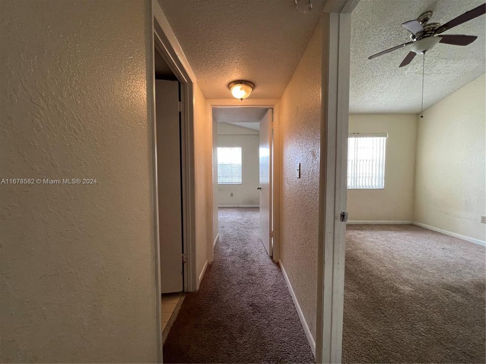 For Rent: $2,000 (2 beds, 2 baths, 981 Square Feet)