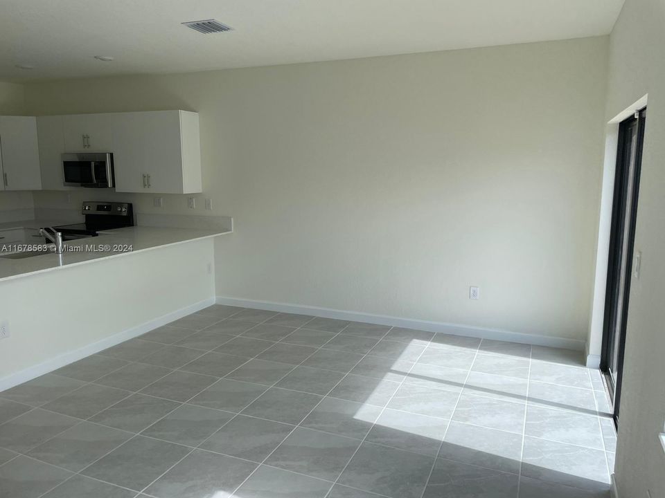 For Rent: $2,975 (3 beds, 2 baths, 1540 Square Feet)