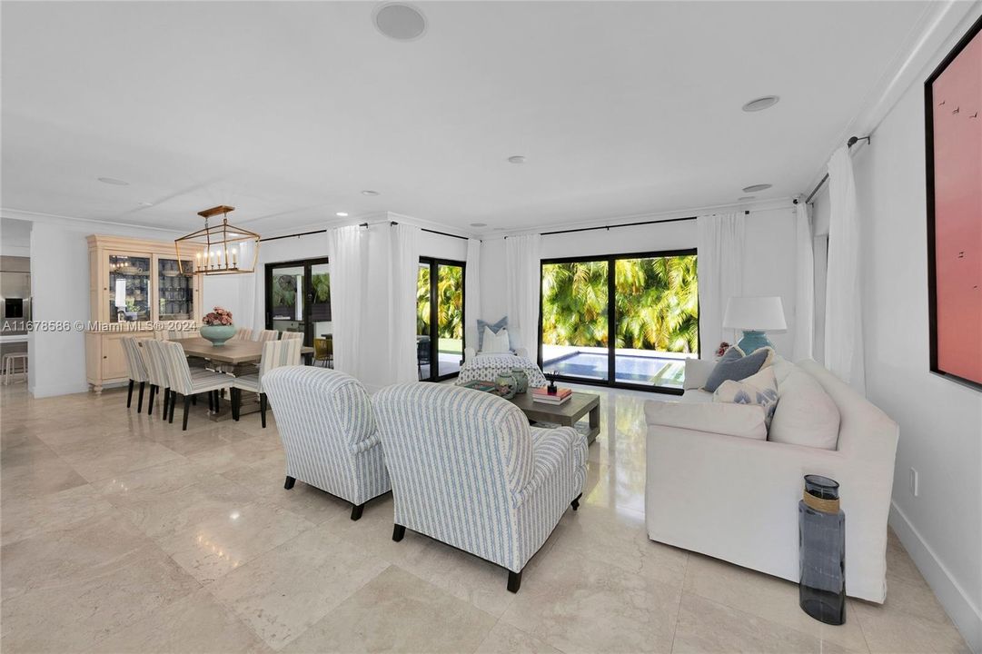 For Sale: $2,995,000 (5 beds, 4 baths, 2706 Square Feet)