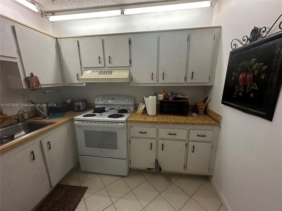 For Sale: $186,000 (2 beds, 2 baths, 1000 Square Feet)