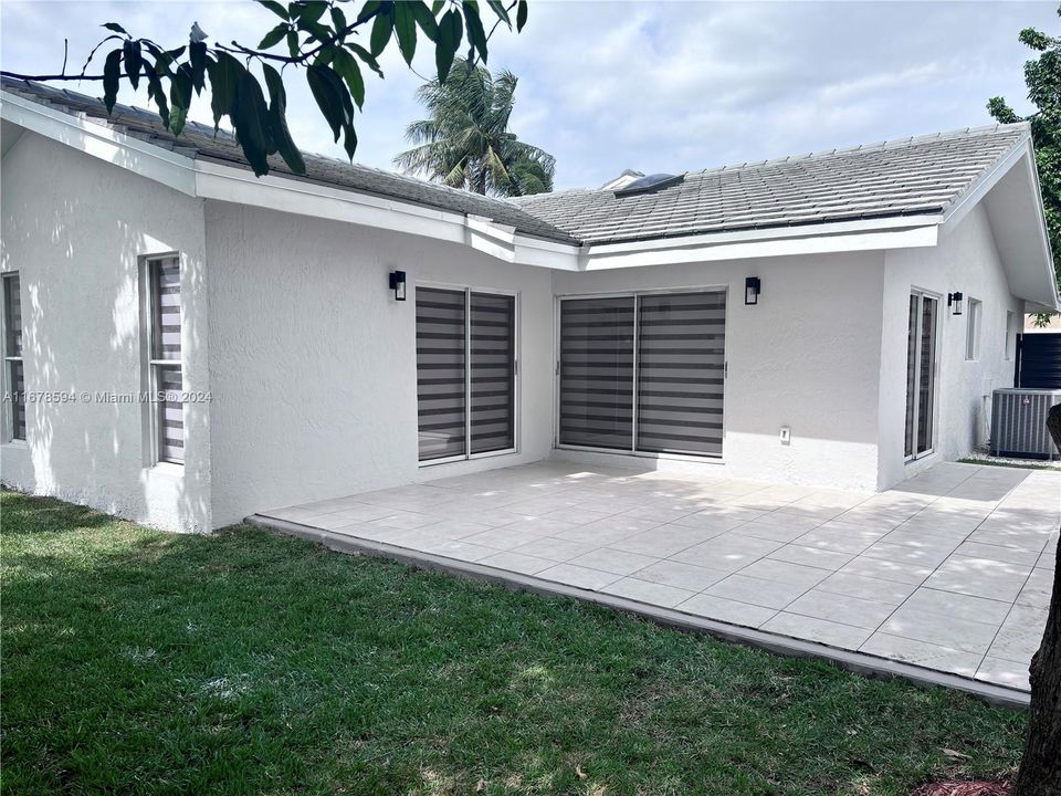 En Venta: $665,000 (3 camas, 2 baños, 1636 Pies cuadrados)