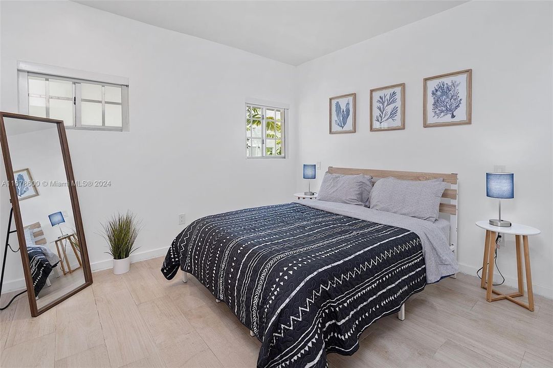 For Sale: $255,000 (1 beds, 1 baths, 454 Square Feet)