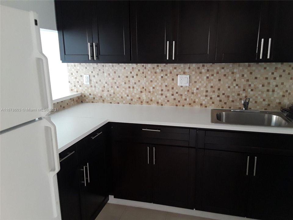 For Rent: $2,100 (2 beds, 2 baths, 840 Square Feet)