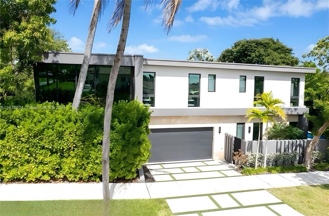 En Venta: $2,900,000 (4 camas, 4 baños, 2879 Pies cuadrados)